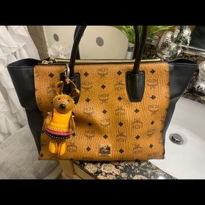 Authentic MCM medium Kathy visetos tote purse